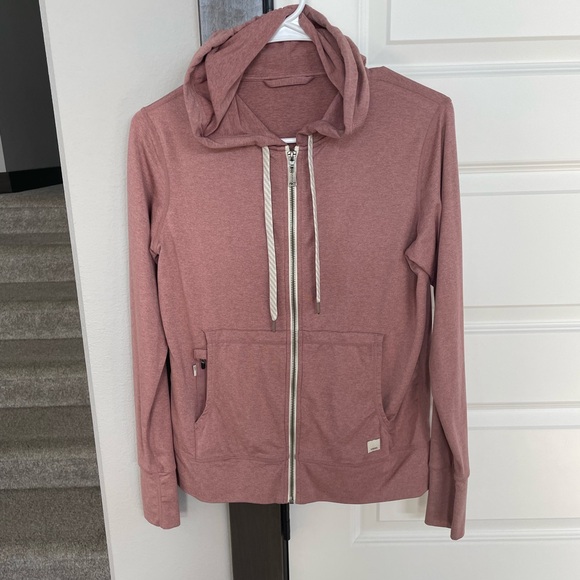 Vuori Tops - Vuori Halo Performance hoodie